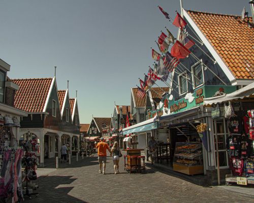 Winkelstraatje in Volendam
