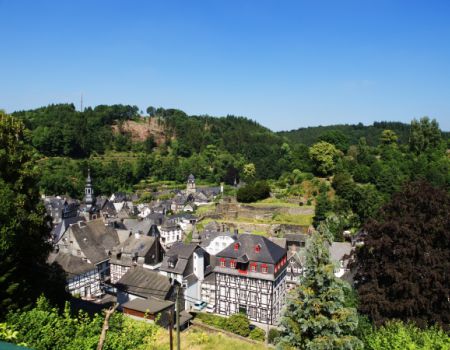 Monschau van bovenaf in Duitsland