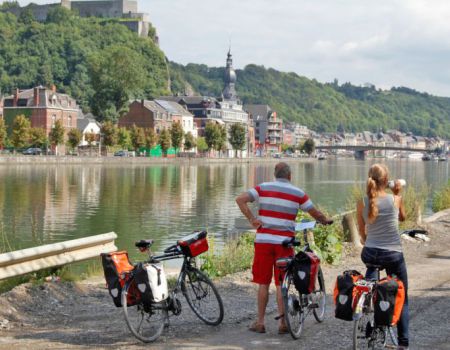 fietsen langs de maas