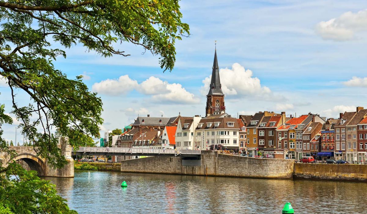 Maastricht aan de Maas rivier - Limburg